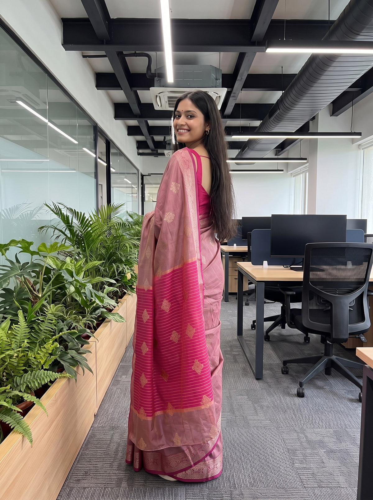 MIMOSA Pink Maheshwari Cotton Cotton Saree — pose 7 styling detail