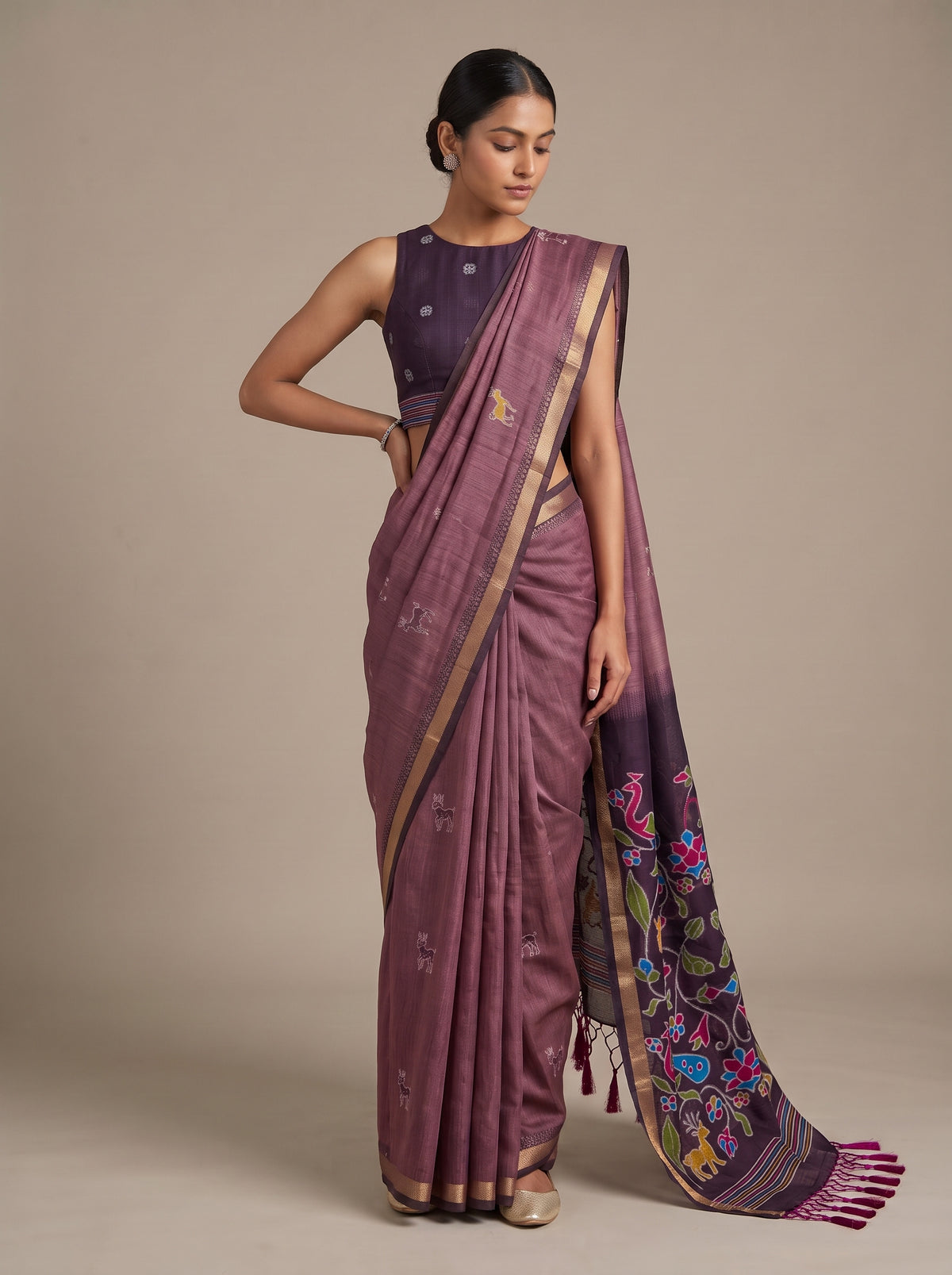 MIMOSA Wine Bhagalpuri Cotton linen Saree — close-up of model's shoulder and arm