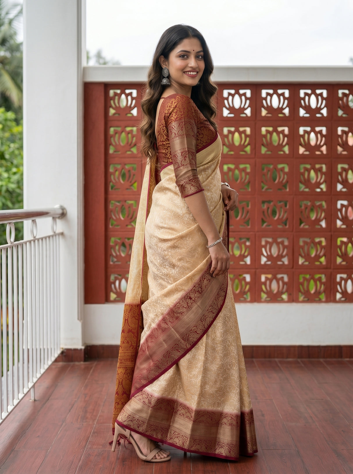 MIMOSA White Kanjivaram Saree — pose 5 styling detail