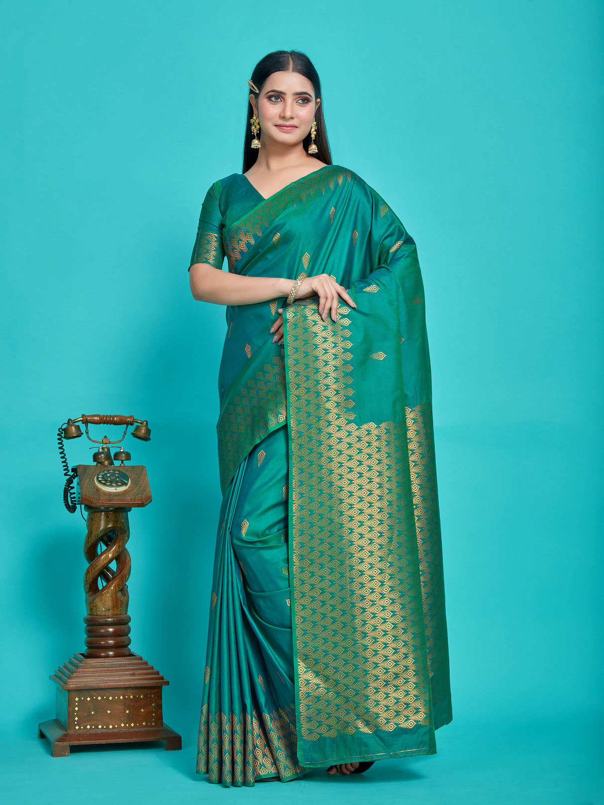 Mimosa Women's Woven Design Kanjivaram Style Art Silk Saree With Blouse Piece : SA00001328BGFREE