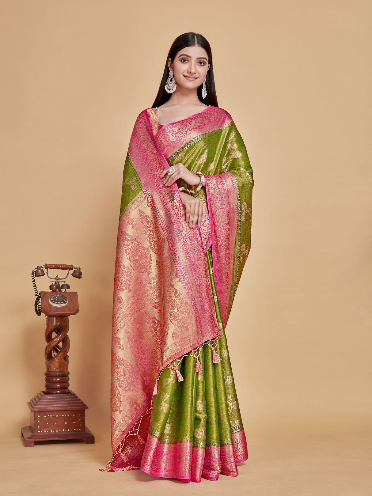 Mimosa Women's Woven Design Kanjivaram Style Art Silk Saree With Blouse Piece : SA0000394GRNFREE