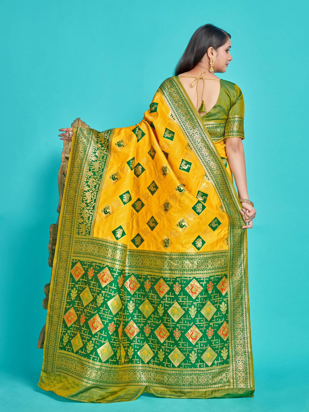 Mimosa Women's Woven Design Kanjivaram Style Art Silk Saree With Blouse Piece : SA00001380GDFREE