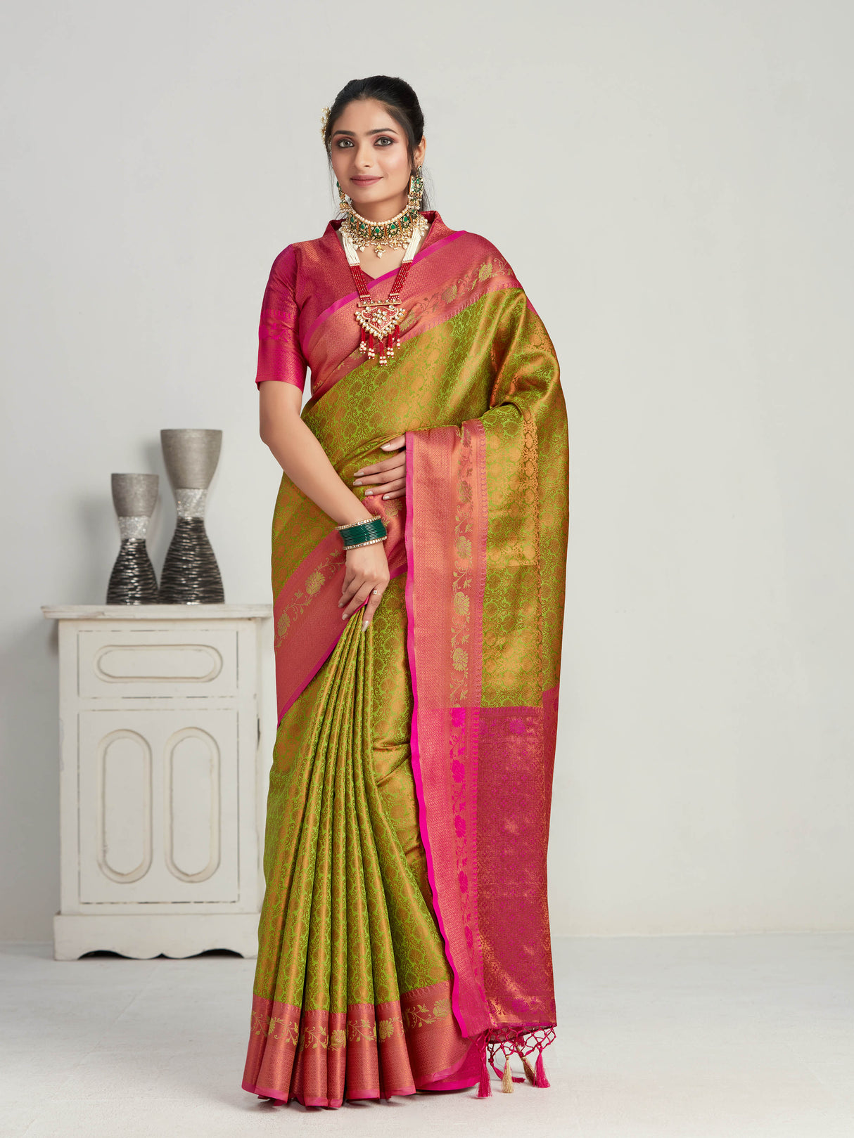 Mimosa Women's Woven Design Kanjivaram Art Silk Saree With Blouse Piece : SA00001133OL